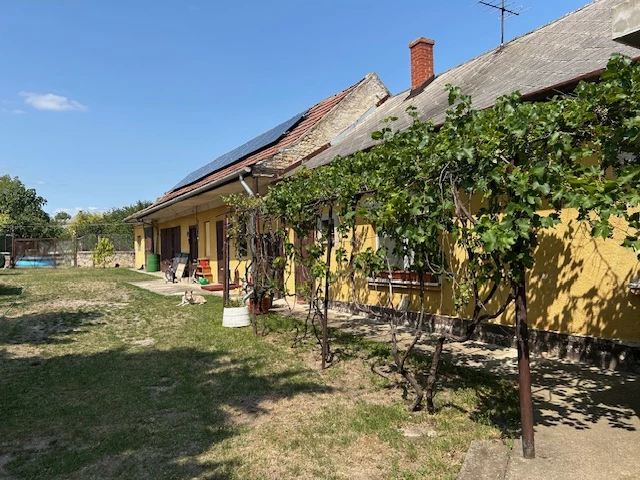 Eladó családi ház, Várpalota