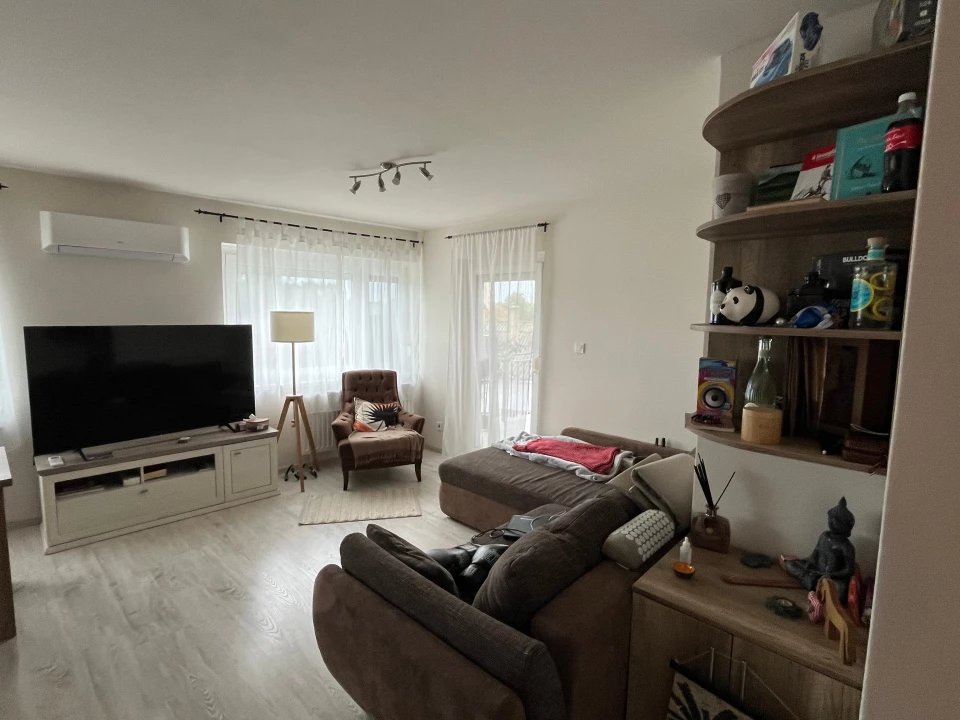 Eladó téglalakás, Székesfehérvár