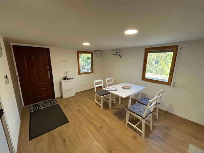 Eladó hétvégi ház, Kápolnásnyék