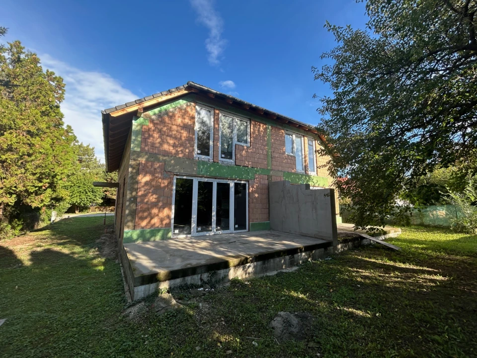 Eladó ikerház, Kápolnásnyék