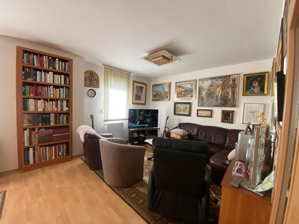 Eladó téglalakás, Székesfehérvár