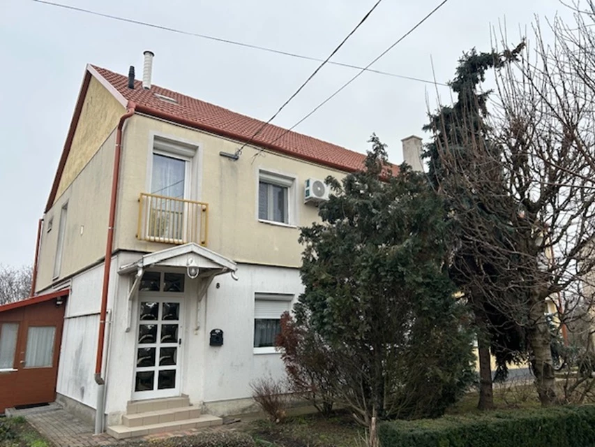 For sale brick flat, Székesfehérvár