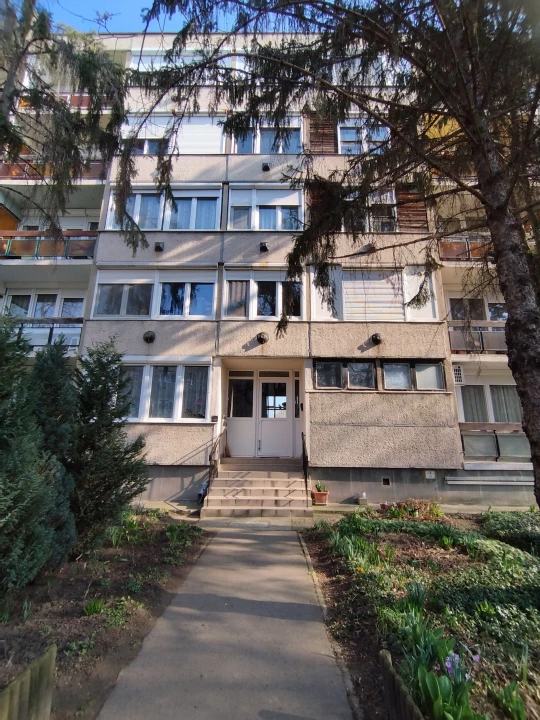 Eladó társasházi lakás, Székesfehérvár