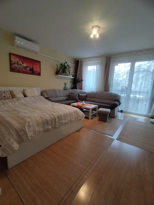 Eladó panellakás, Székesfehérvár