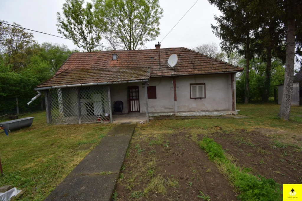 Eladó családi ház, Pósfa, Eladó parasztház jellegű ingatlan Pósfán