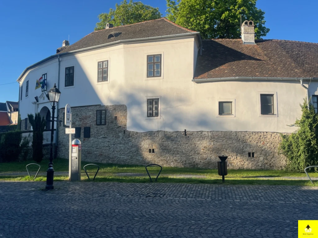 c3-1-name c2-19-name, Kőszeg, Kőszeg szívében lakás eladó – kiváló elhelyezkedés, remek ár!