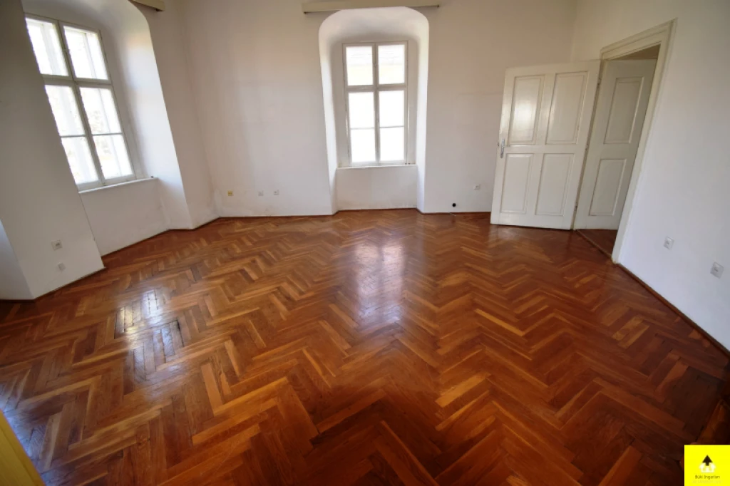 Eladó téglalakás, Kőszeg, Kőszeg belvárosában 3 szobás, 86 m²-es lakás eladó!