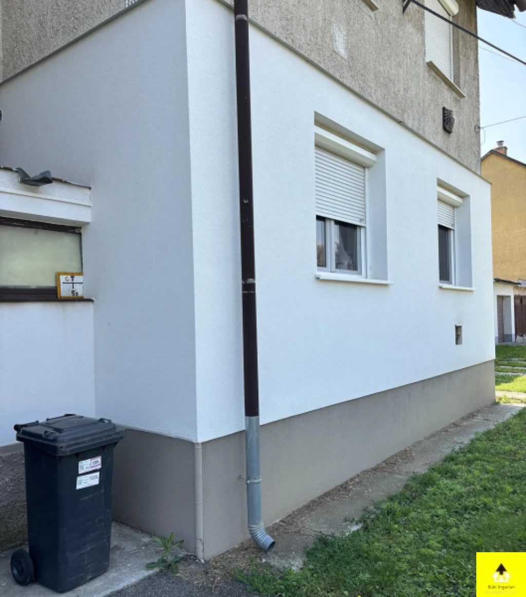 Eladó téglalakás, Bük, Bükön, csendes környezetben felújított lakás garázzsal és saját kerttel eladó!