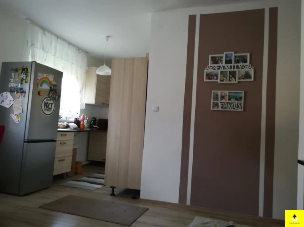 Eladó téglalakás, Bük, Bükön, csendes környezetben felújított lakás garázzsal és saját kerttel eladó!