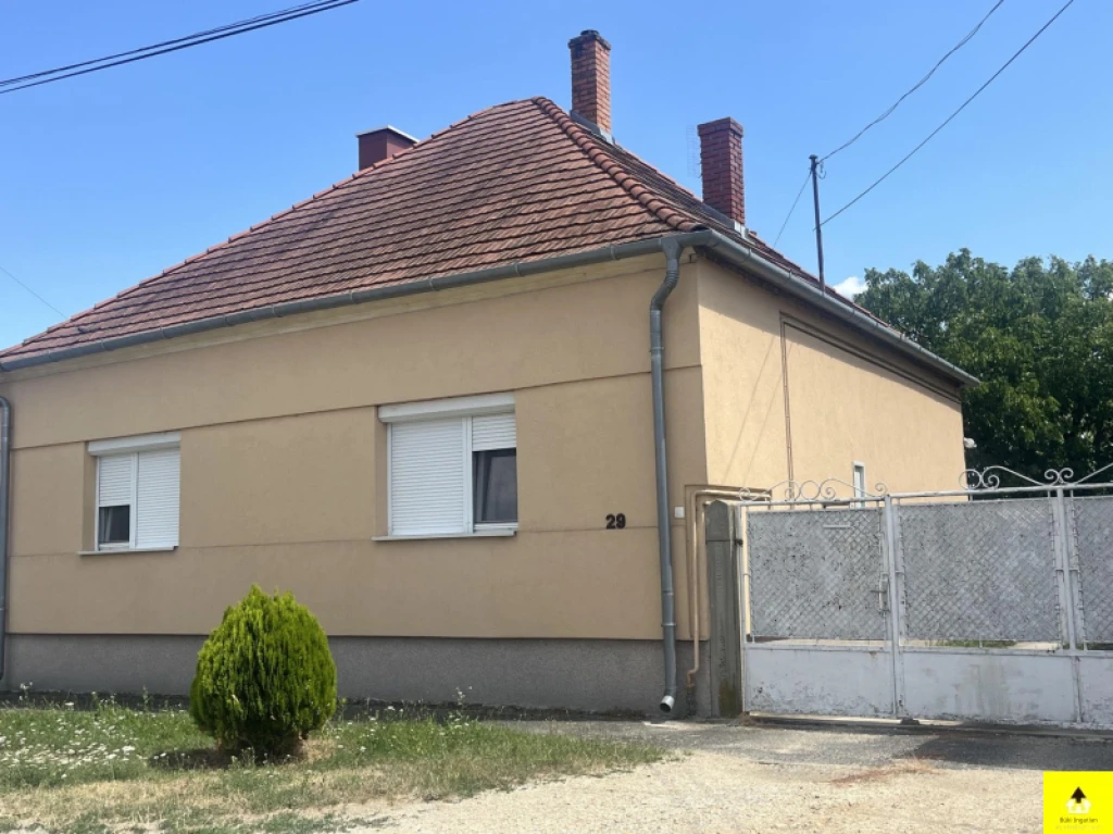 c3-1-name c2-1-name, Bük, Csendes környezetben fekvő, kiváló állapotú családi ház eladó Bükön!
