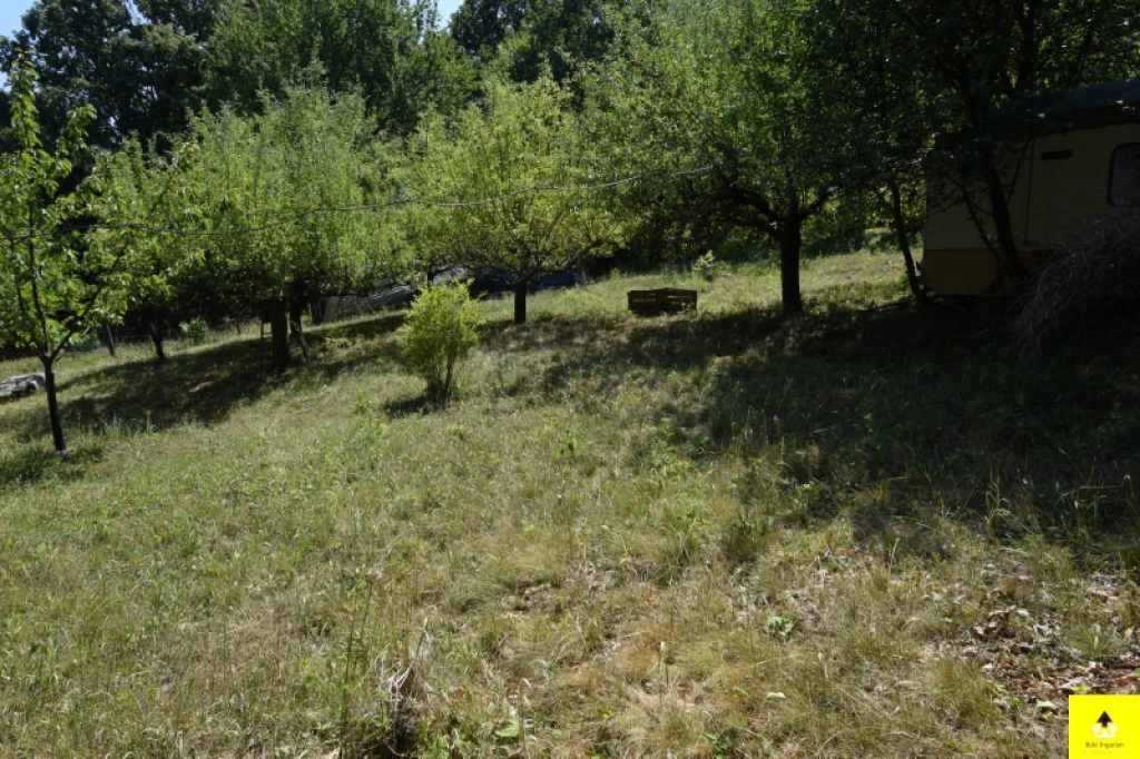 Eladó üdülőtelek, Kőszeg, Kőszegen 4.532 m²-es telek, tégla építésű nyaralóval és garázzsal eladó