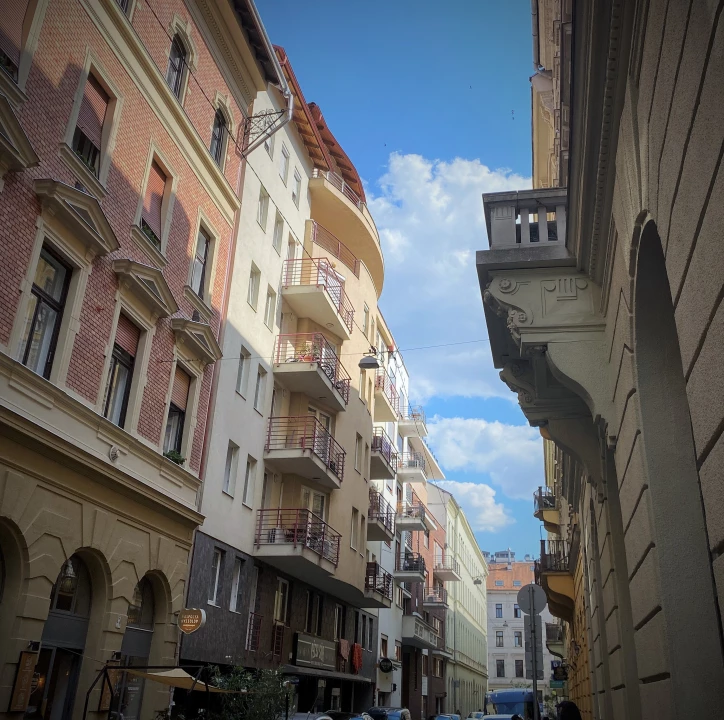 Kiadó téglalakás, Budapest VI. kerület