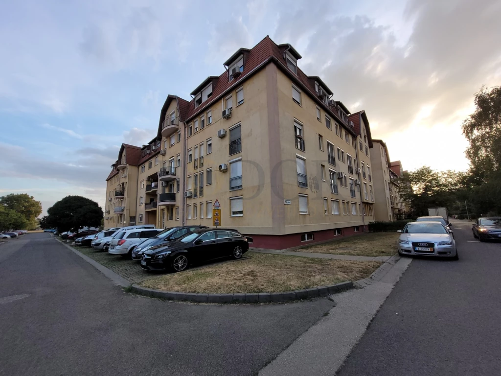 For sale brick flat, Budapest XVIII. kerület, Alacskai úti lakótelep
