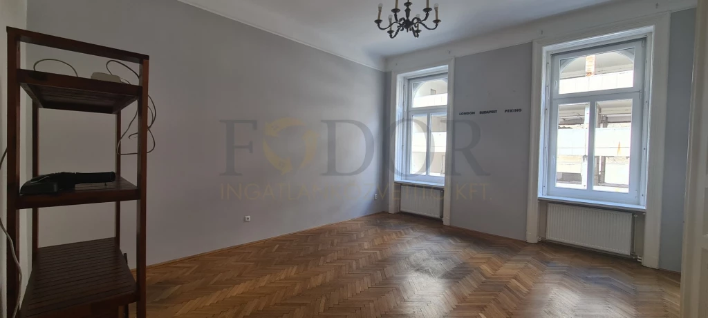 For rent brick flat, Budapest VI. kerület, Nagykörúton belüli terület, Csengery utca