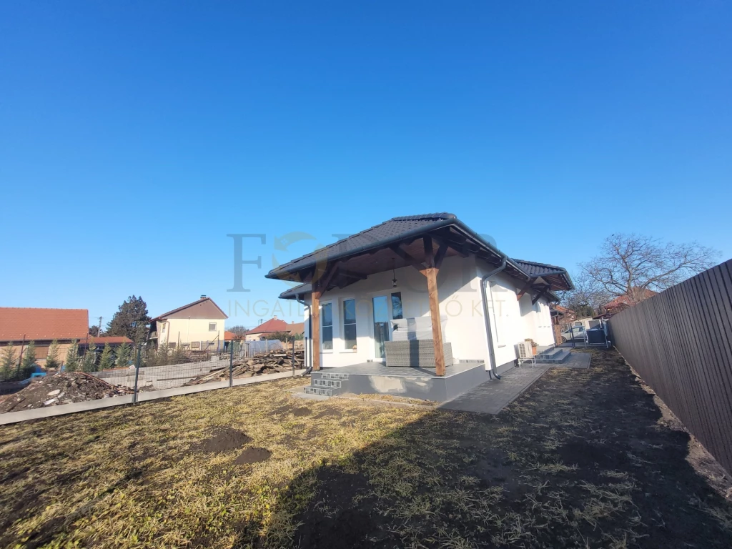 For sale semi-detached house, Üllő