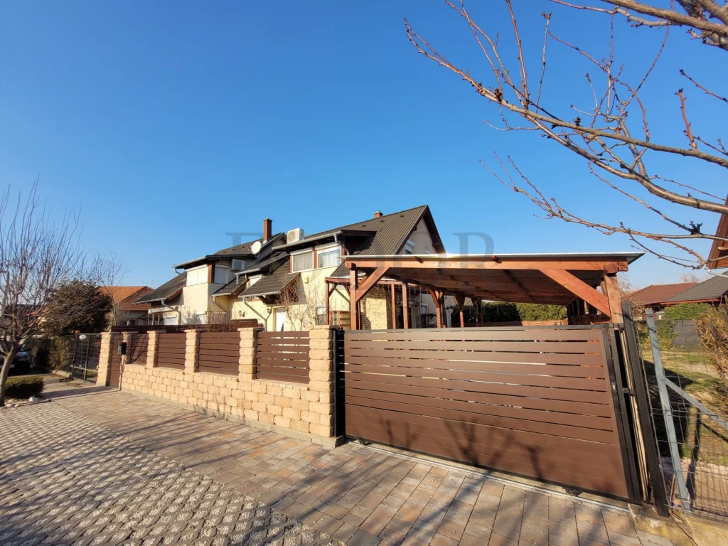 For sale semi-detached house, Üllő