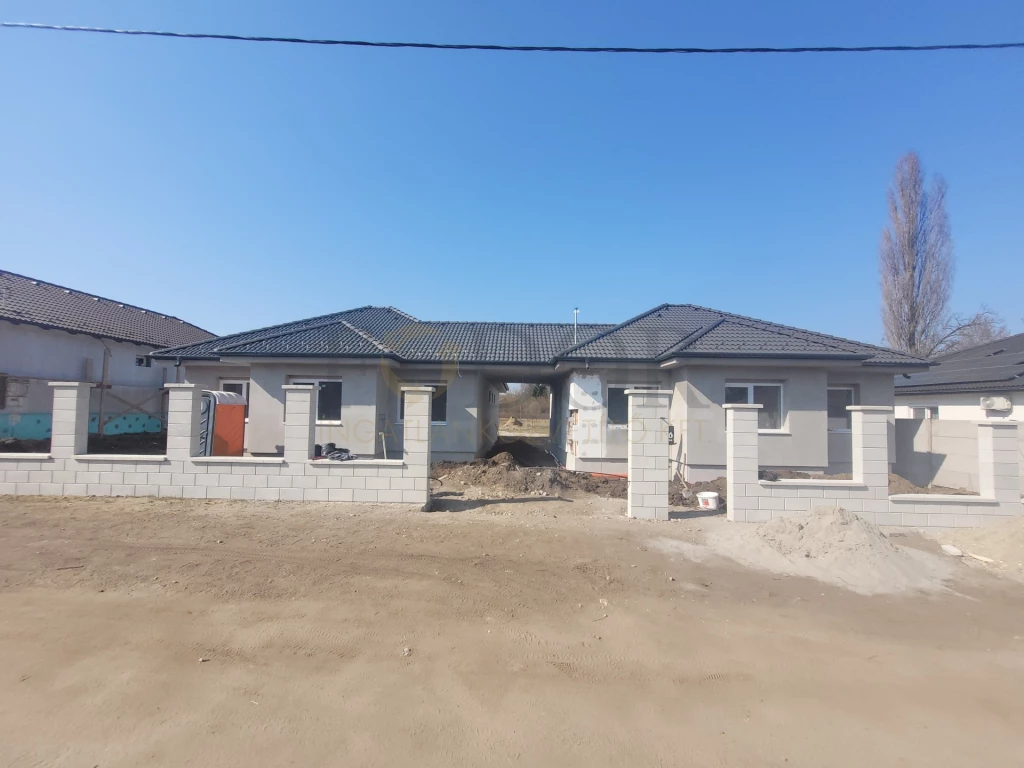 For sale semi-detached house, Erdőkertes