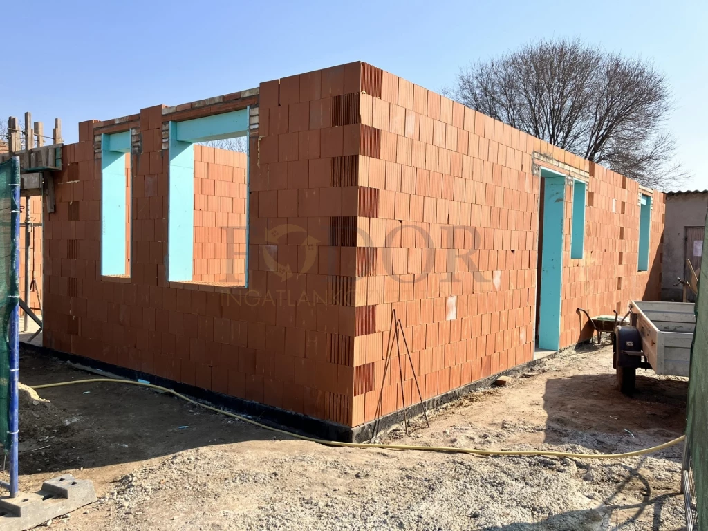 For sale semi-detached house, Budapest XVIII. kerület, Újpéteritelep