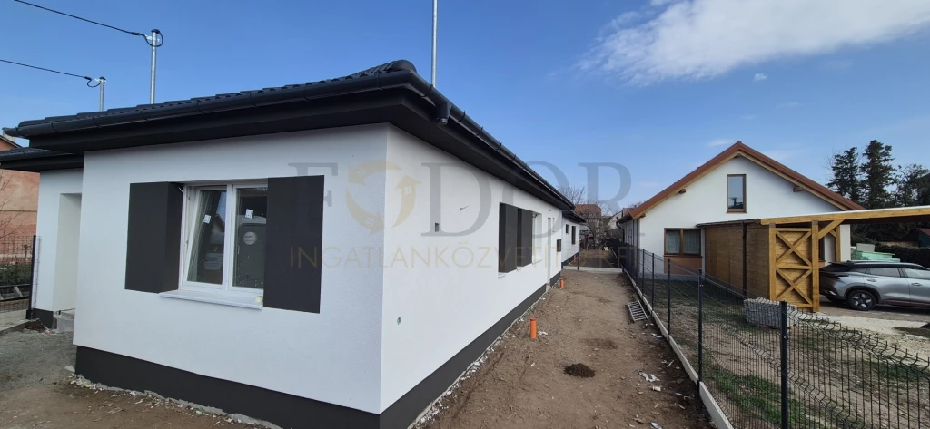 For sale house, Budapest XVIII. kerület, Újpéteritelep