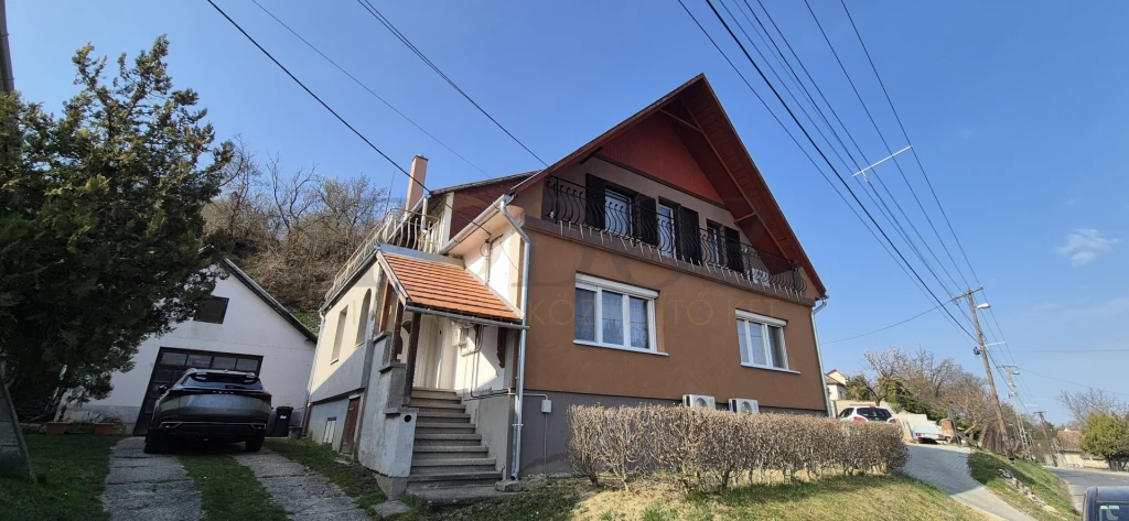 Eladó Ház, Lábatlan 71.900.000 Ft