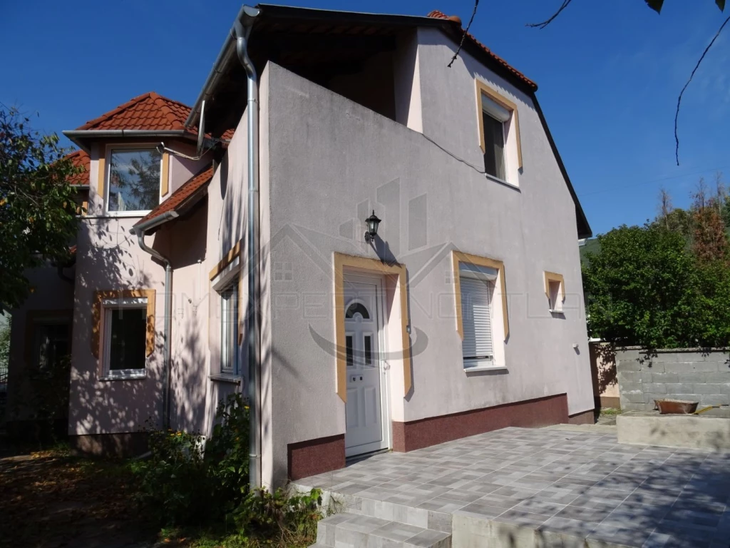 For sale house, Gönyű