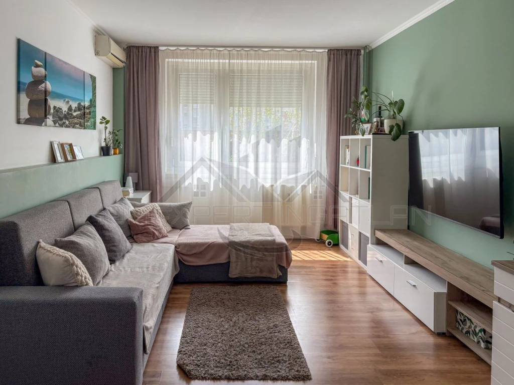 Prémium kategóriás panellakás Győr-Nádorvárosban