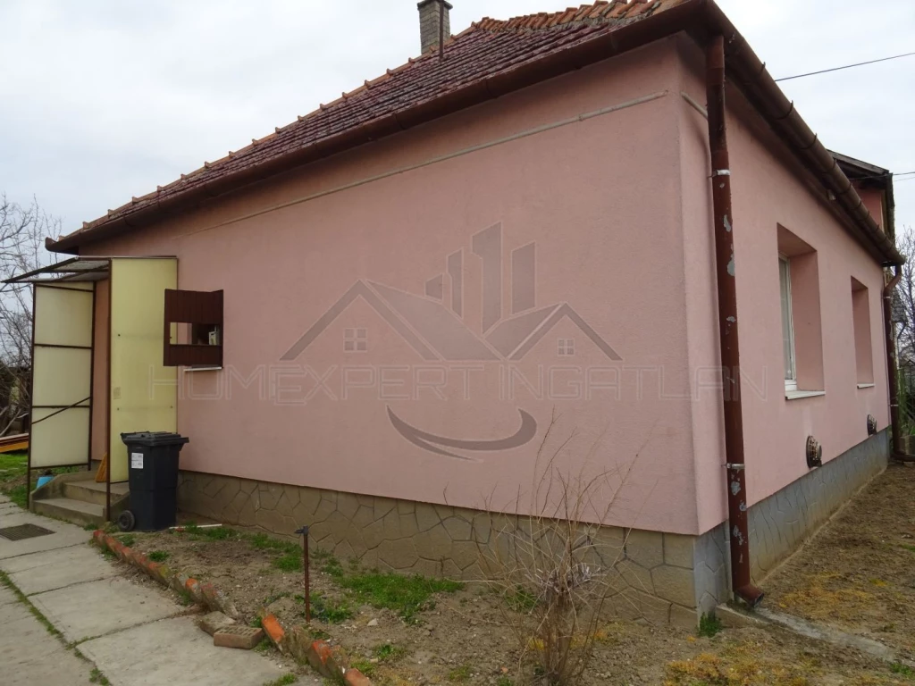 Felújítandó ház Kónyban