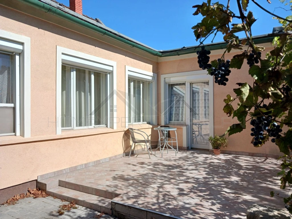 Eladó 80 m2 családi ház, Győr