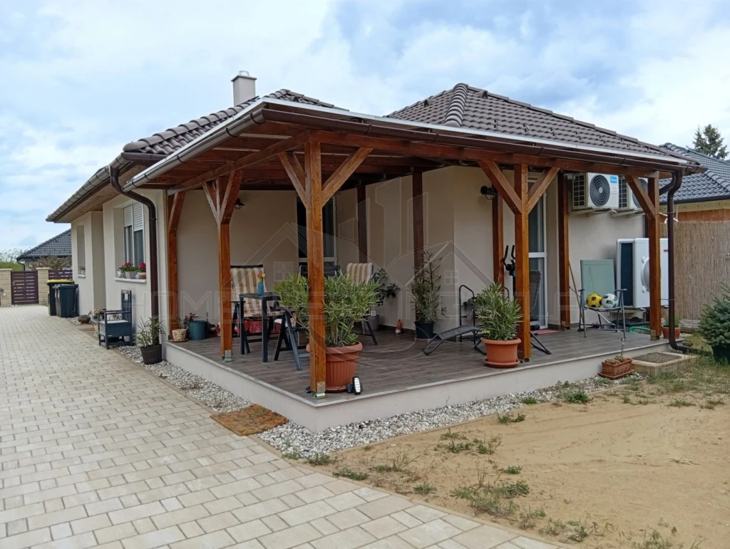 Erdőszéli nyugalom és modern luxus Győrszemerén