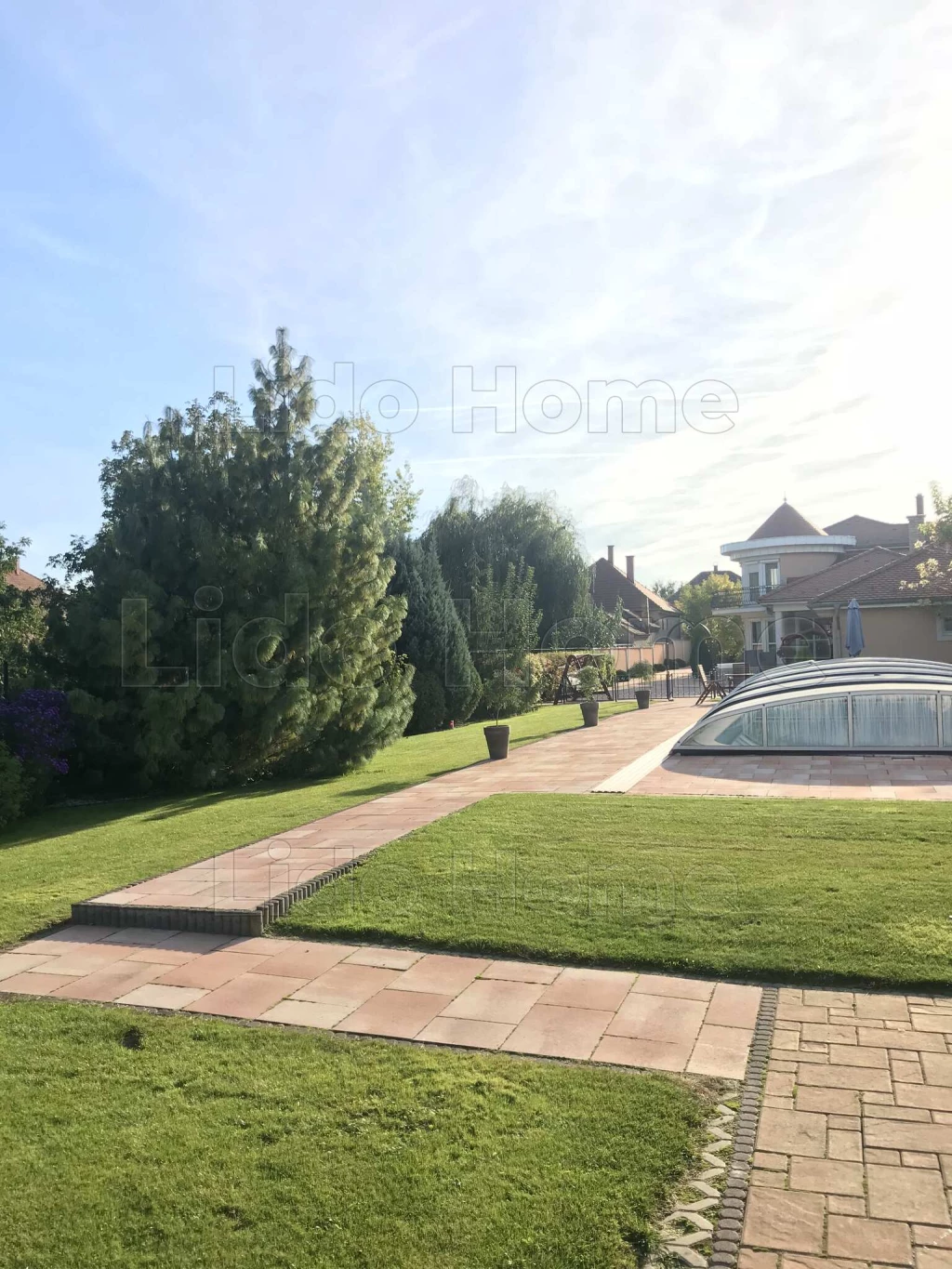 c3-1-name c2-1-name, Győrújbarát