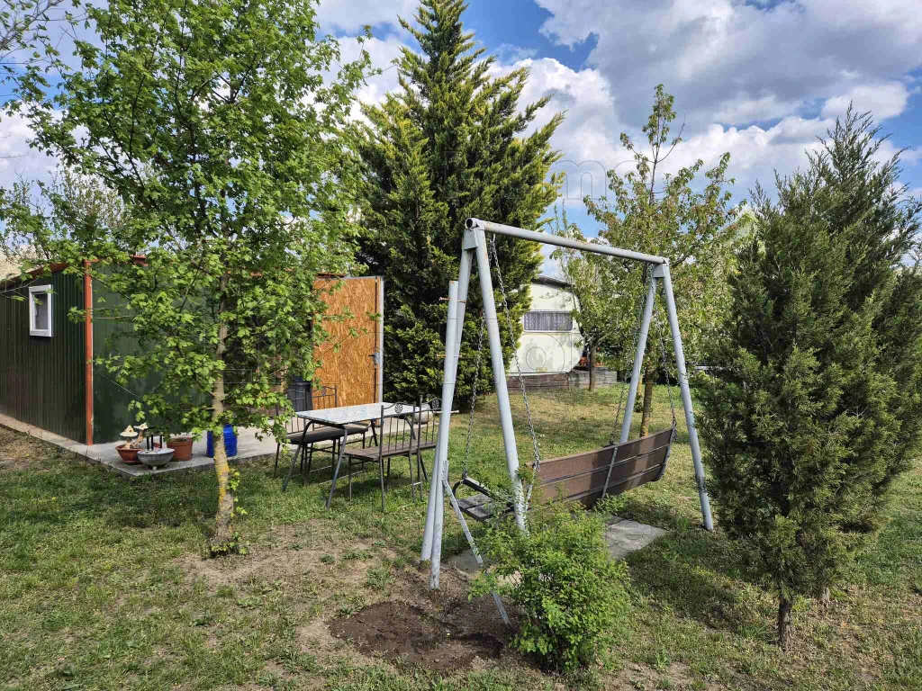 Zöld nyugalom Győr mellett - Zártkerti birtok eladó!