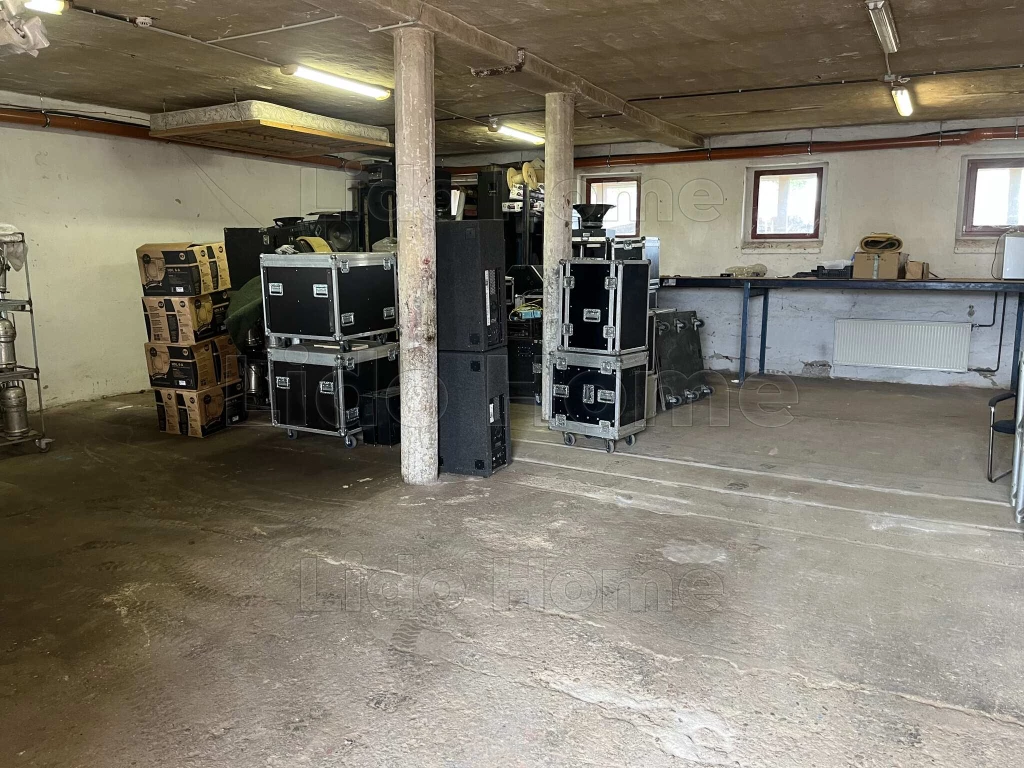 Kiadó raktár Győrújfalun