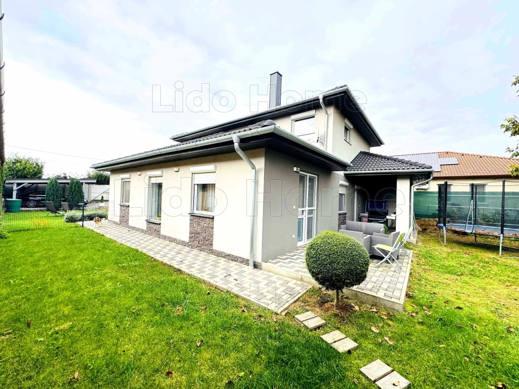 Eladó mediterrán stílusú családi ház Győrzámolyon – Luxus, kényelem és harmónia egyben!