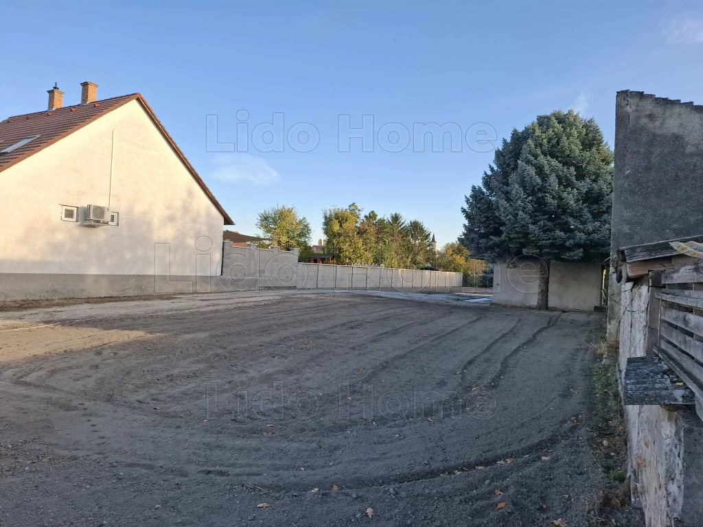 Eladó építési telek Győrújfalun