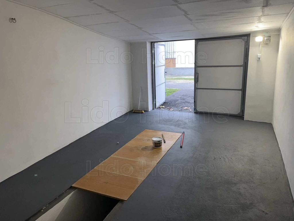 Eladó garázs a belvároshoz közel