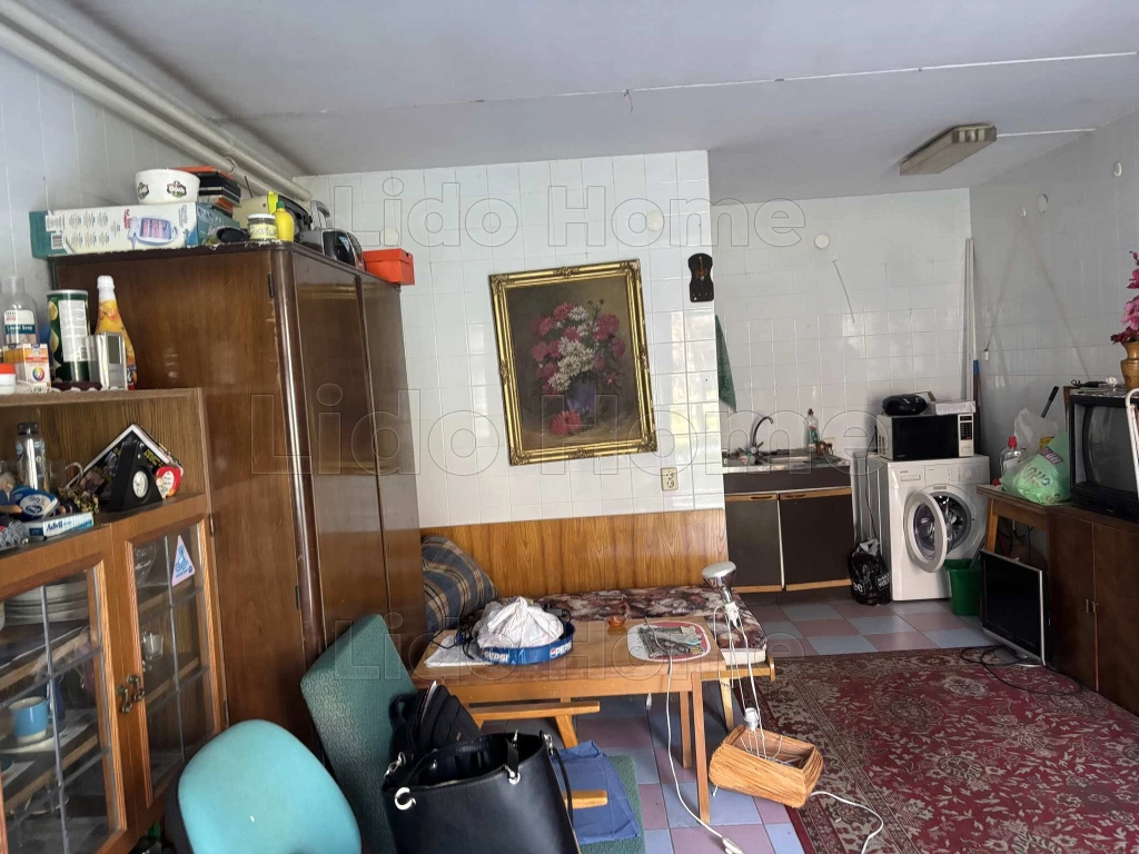 Eladó üzlethelyiség