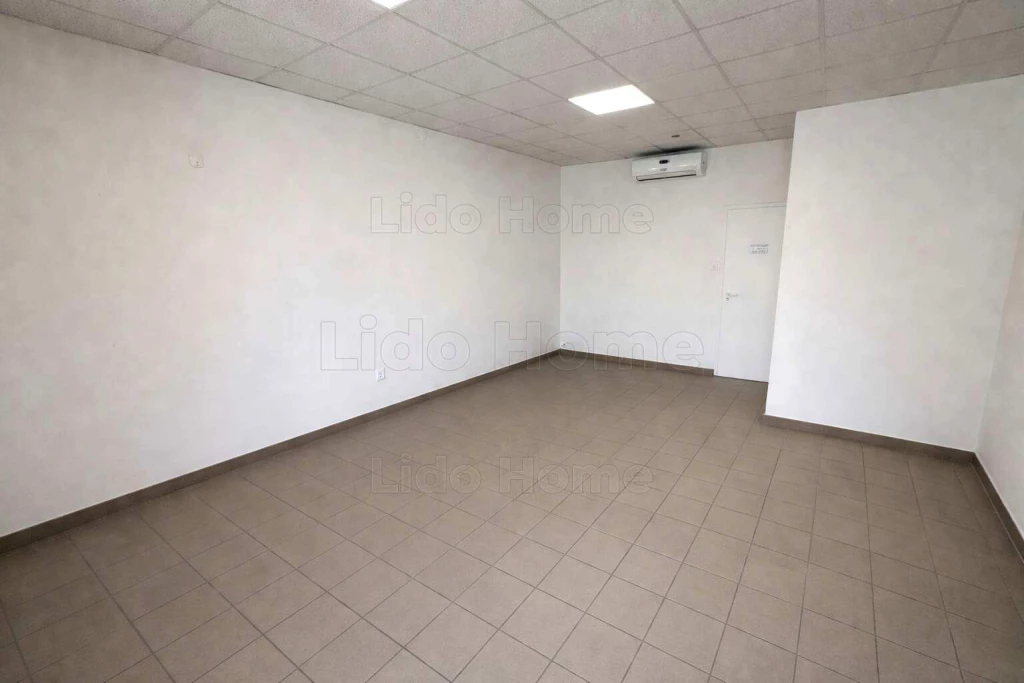 Kiadó üzlet Győr-Nádorvárosban!