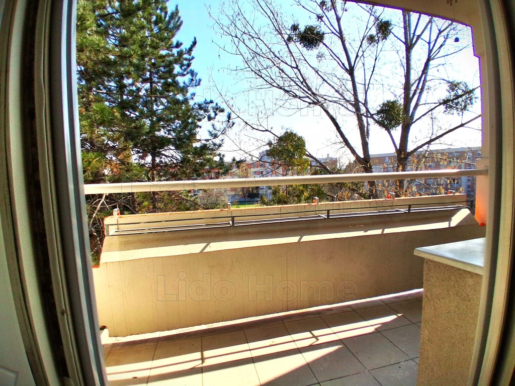 Mosonmagyaróvári panellakás Eladó