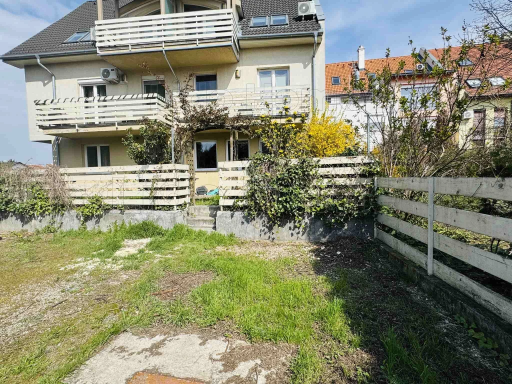 Eladó földszinti lakás Győr-Révfaluban!