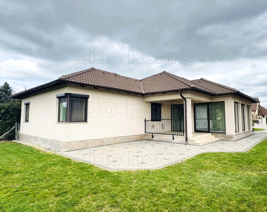 Eladó családi ház Nyúlon!