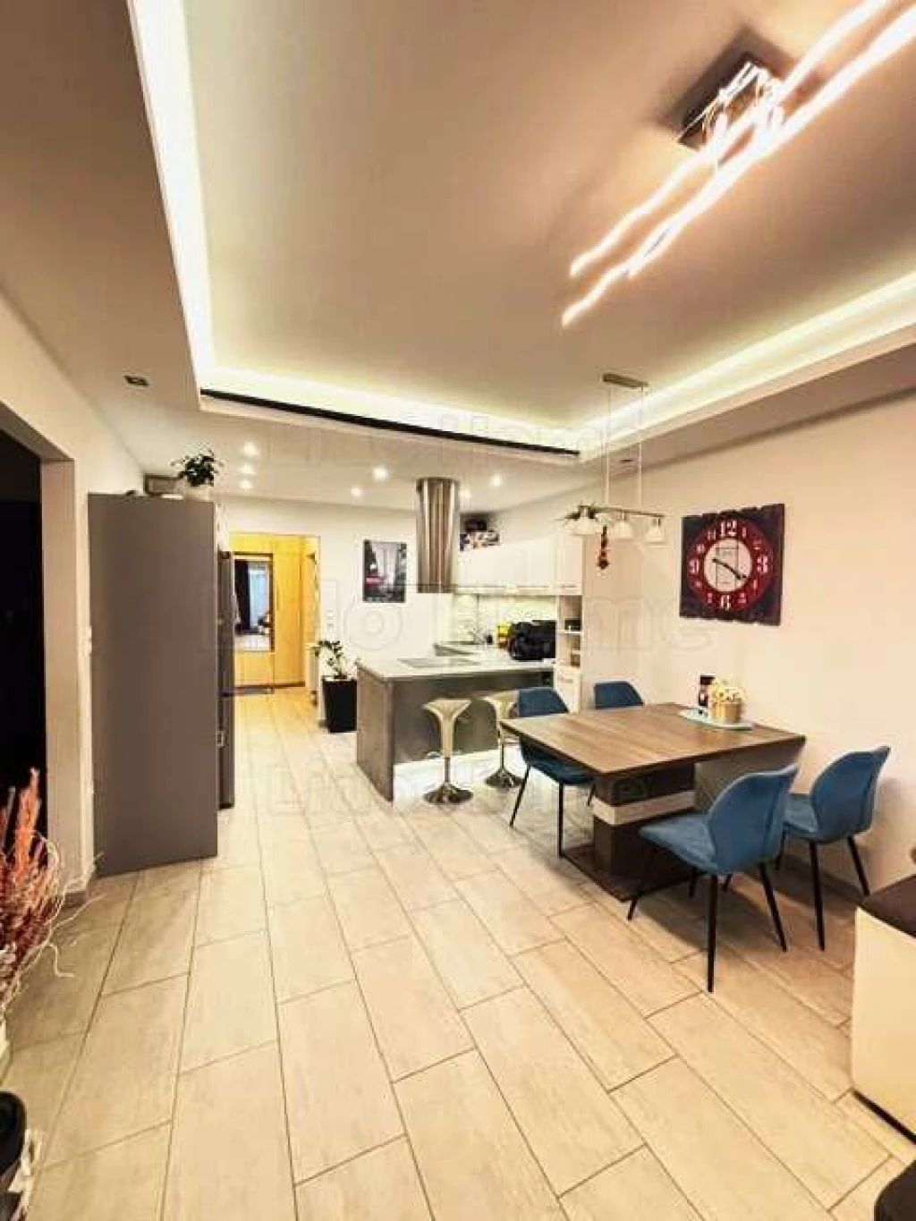 Mosonmagyaróváron 1. emeleti lakás eladó