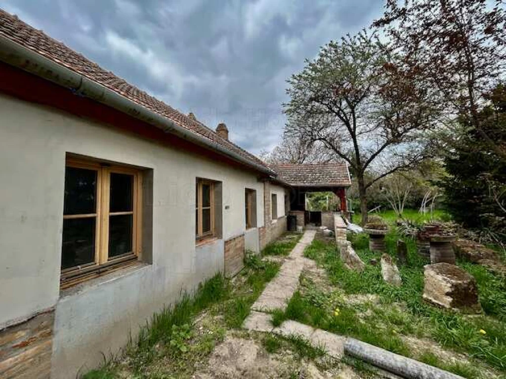 Töltéstava külterületi családi ház (zártkert) eladó