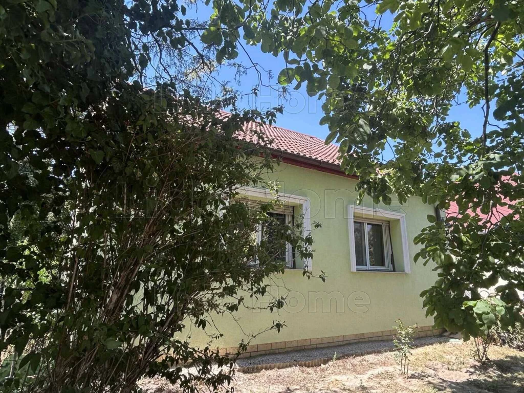 Felújított családi ház kiváló helyen.