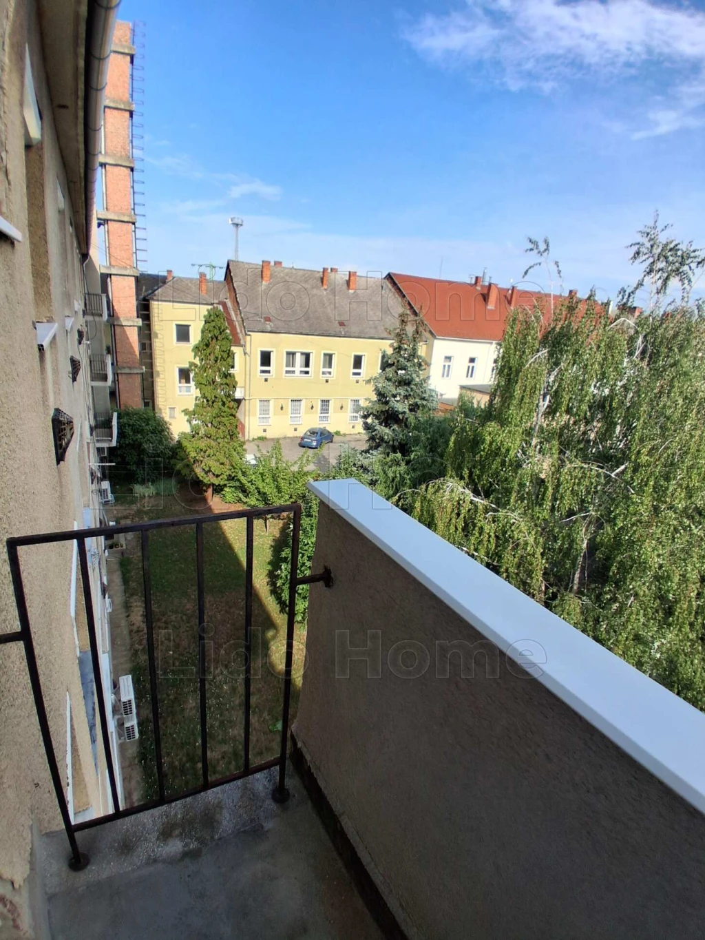 Szombathely, belváros, 3. emelet- téglalakás