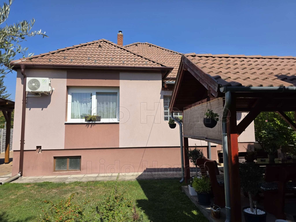 IGÉNYES, AZONNAL KÖLTÖZHETŐ OTTHON 564 M²-ES GONDOZOTT KERTTEL – MOSONMAGYARÓVÁRON