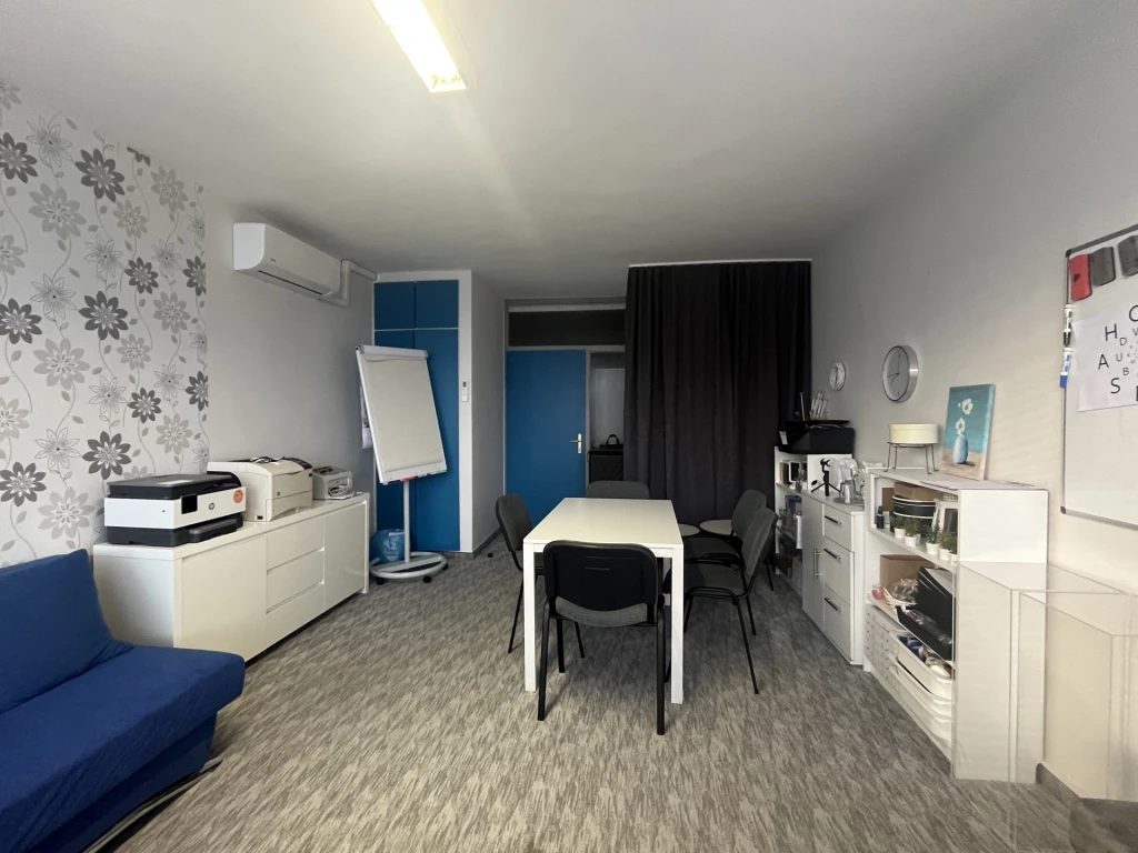 Eladó Iroda, Győr Czuczor Gergely utca 26.000.000 Ft