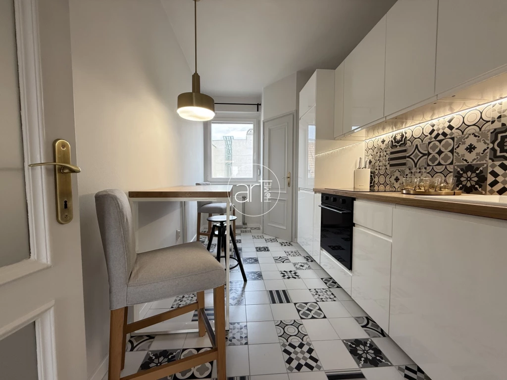 For rent brick flat, Szeged, Szeged Belváros, Dugonics tér