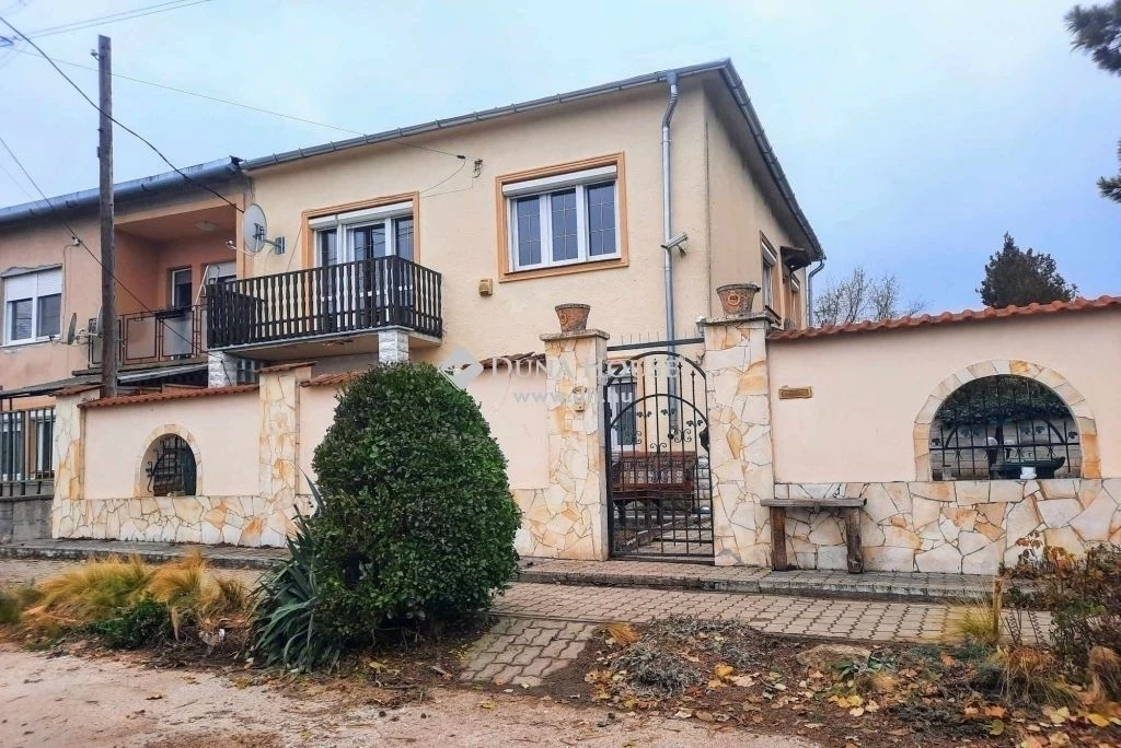 For sale semi-detached house, Budapest XXII. kerület, Budafok, Fenyőmadár utca