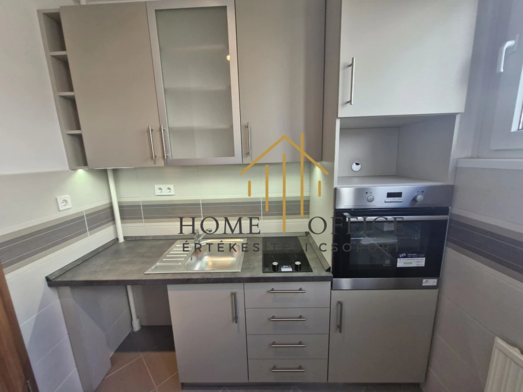 Debrecen Főtéren 2 szobás lakás kiadó!