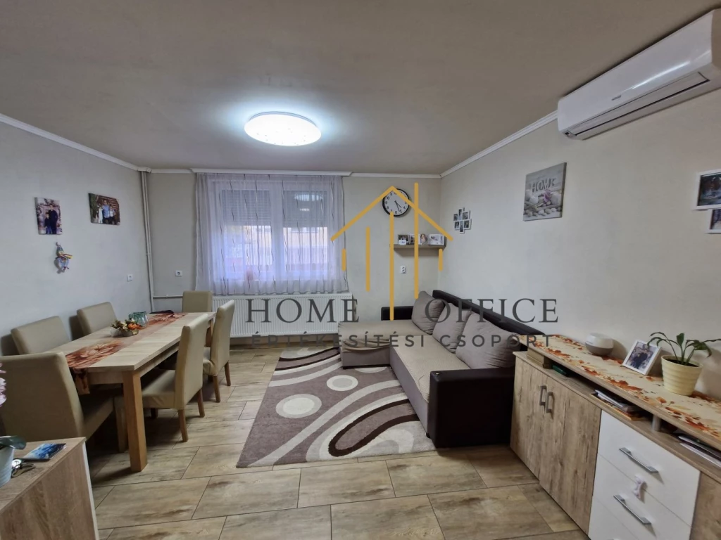 Balkányban teljeskörűen felújított családi ház eladó!